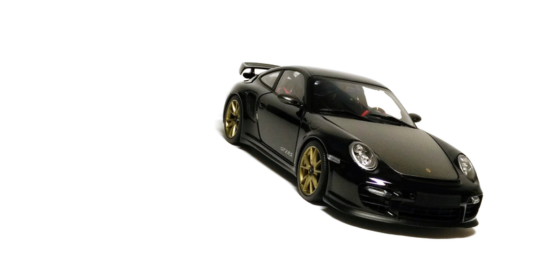 Illustration for article titled Porsche 911 GT2 RS by Minichamps